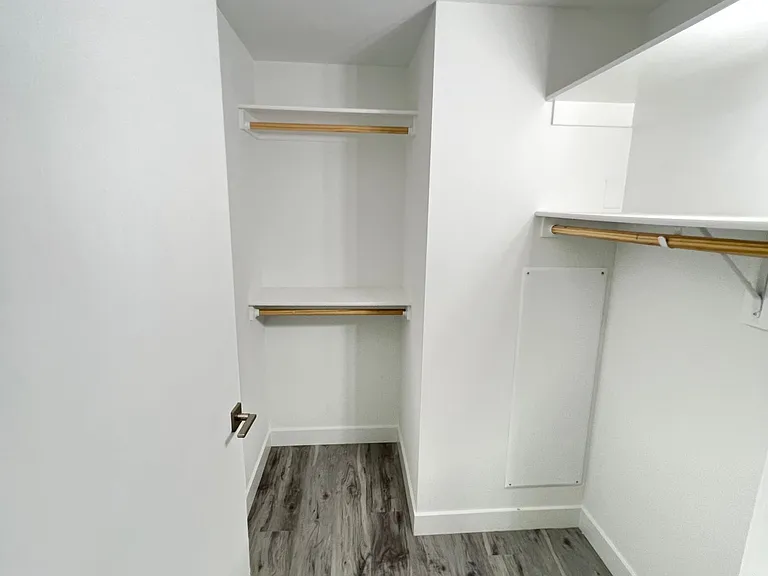 Bunker Heights Apartments — Photo 16