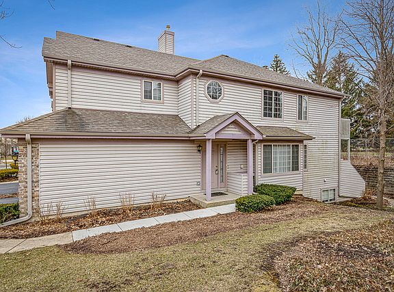 3rd image of 1536 N Saint Marks Pl