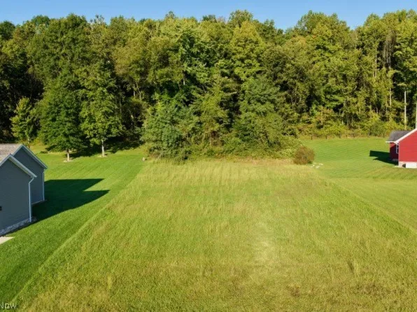 Quinn Cir, Millersburg, OH 44654