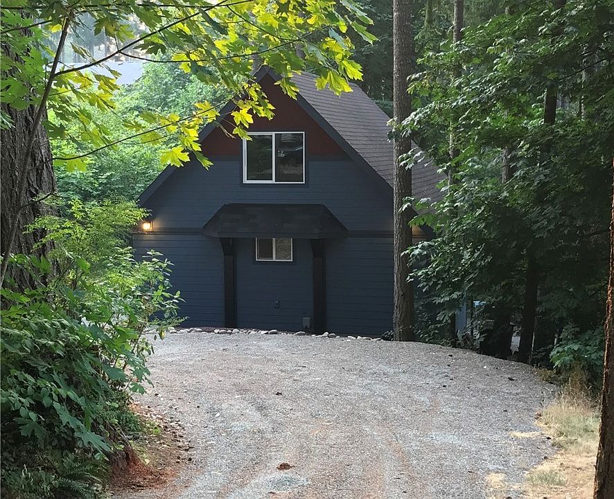 1st image of 18135 Upland Dr SE