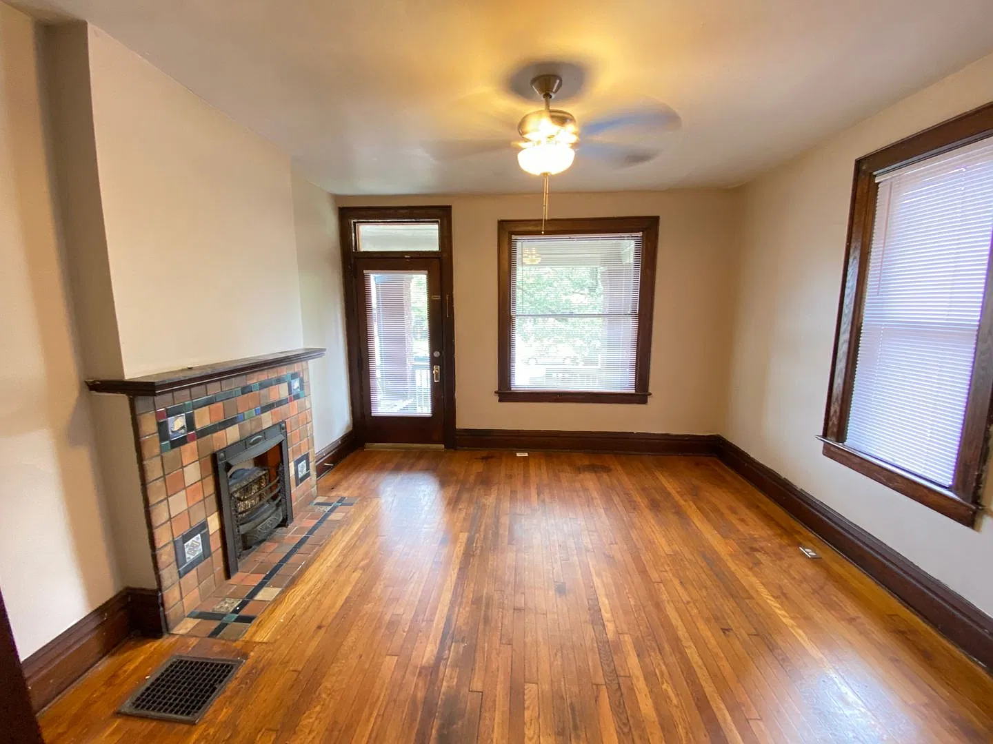 N 4th St 2014-2018 NCR — Photo 3