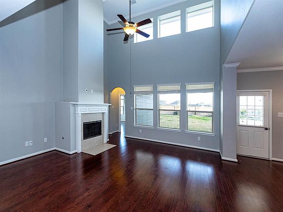 5th image of 2432 Santiago Ln