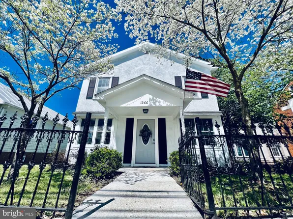 1266 W Washington St, Harpers Ferry, WV 25425