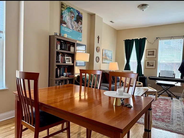 2144 W Potomac Ave #2R — Photo 3
