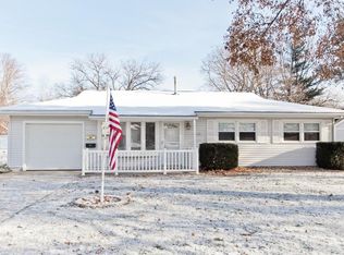 4940 Kesler Rd NW, Cedar Rapids, IA 52405