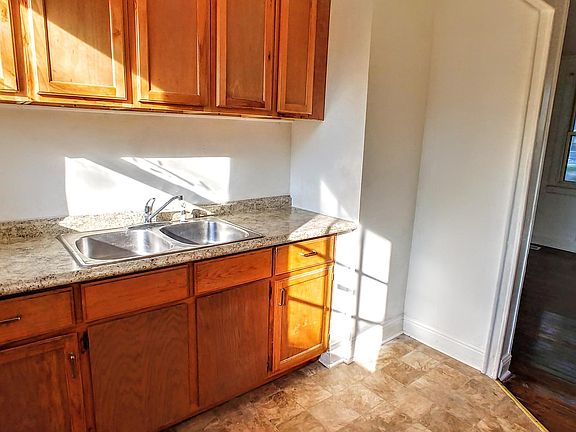 3rd image of 3018 Wimpole Ave