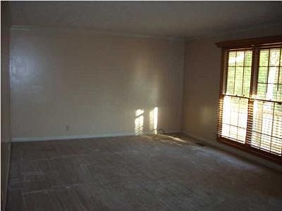 5th image of 618 Eagle Cliff Dr