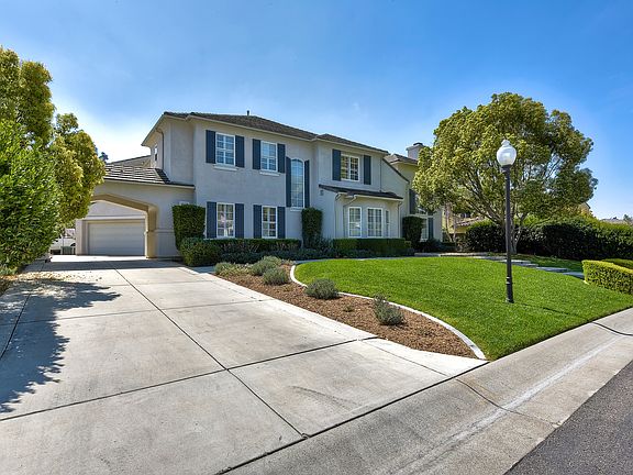 3rd image of 9219 Island Pine Way