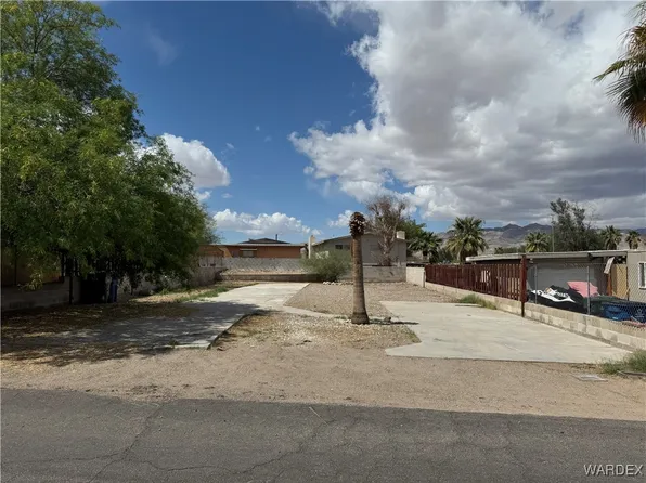 1393 Winkler Ln, Bullhead City, AZ 86442