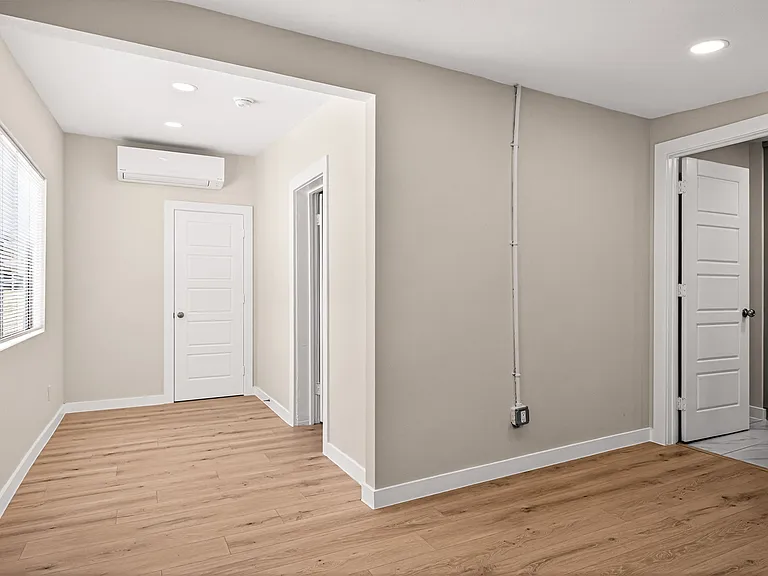 631 E Mistletoe Ave — Photo 30