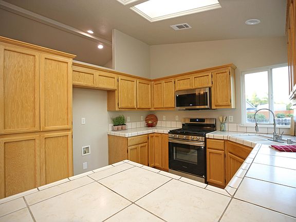 5th image of 3205 Avington Way