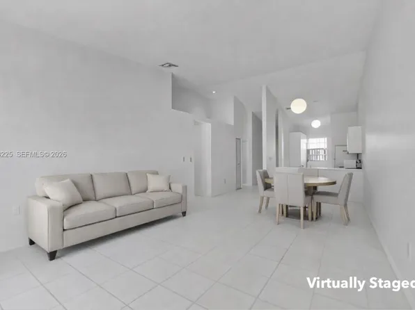 6708 NW 193rd Ter, Hialeah, FL 33015