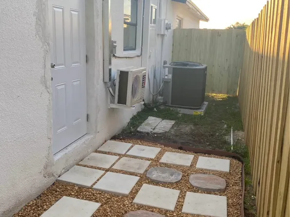 1991 NW 93rd Ln, Sunrise, FL 33322