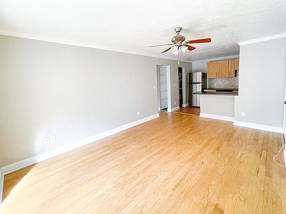 2nd image of 1015 SW 9th St APT C23