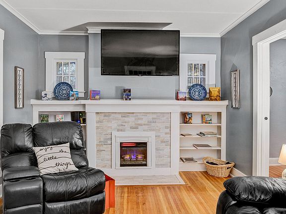 3rd image of 301 Arlington Ave