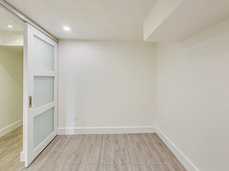 669 Euclid Ave #LOWER — Photo 12