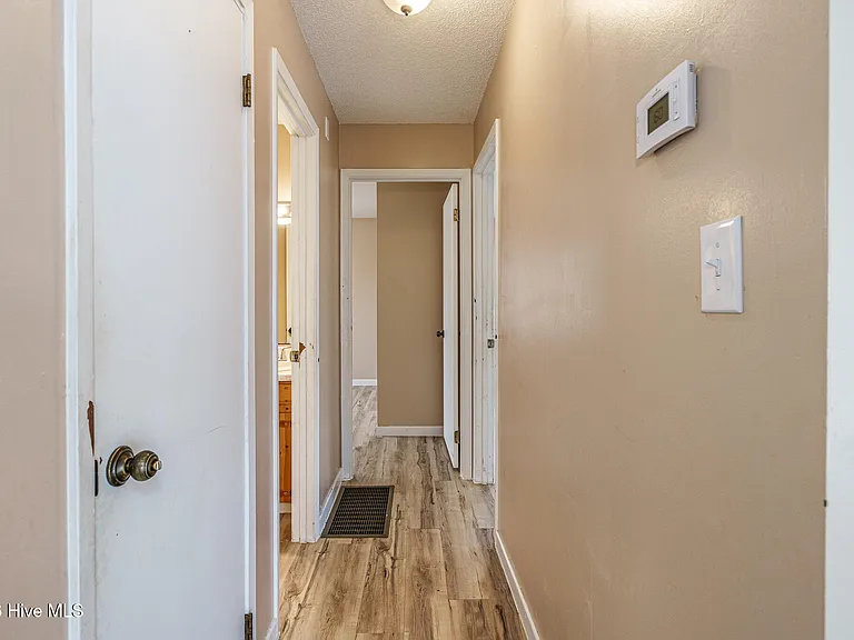 70 Beaver Ridge Trl — Photo 10