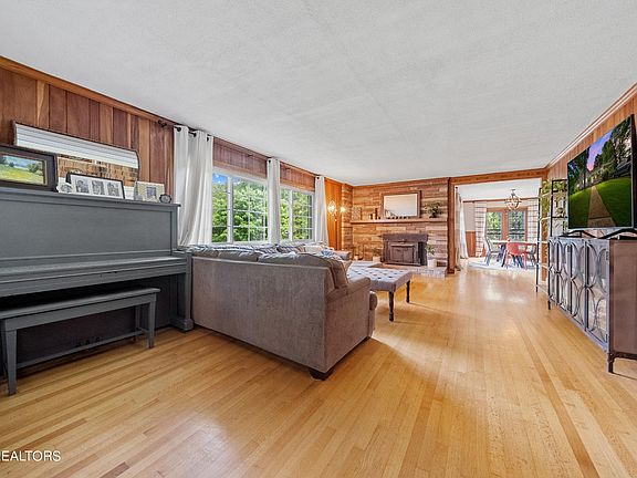 5th image of 5601 Lake Shore Dr