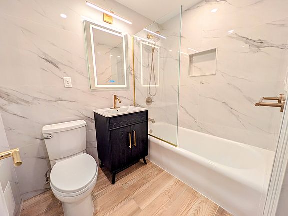 3rd image of 433 W 34th St APT 3M