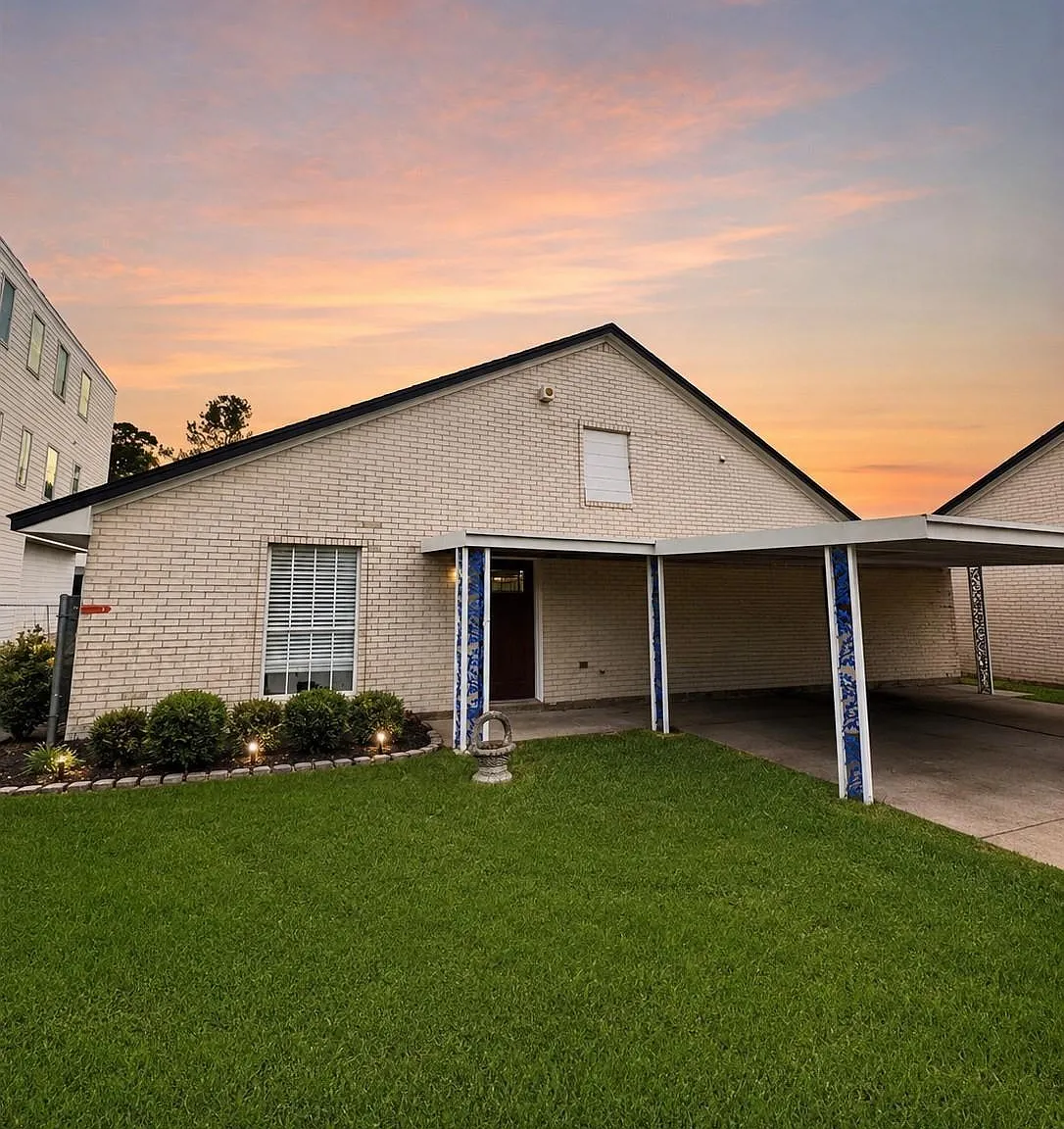 2 bed, 1.5 bath, 1408 sqft, $1,800 — Photo 2
