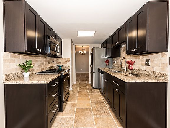 3rd image of 4009 W 93rd Pl APT 3E