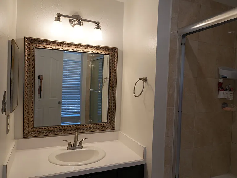 1004 Waterside Dr — Photo 39
