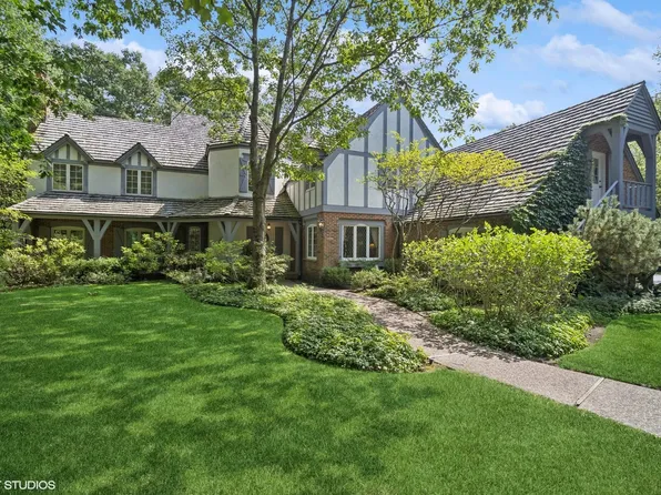 1214 Turicum Rd, Lake Forest, IL 60045