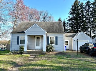 21 Marion St, Windsor Locks, CT 06096