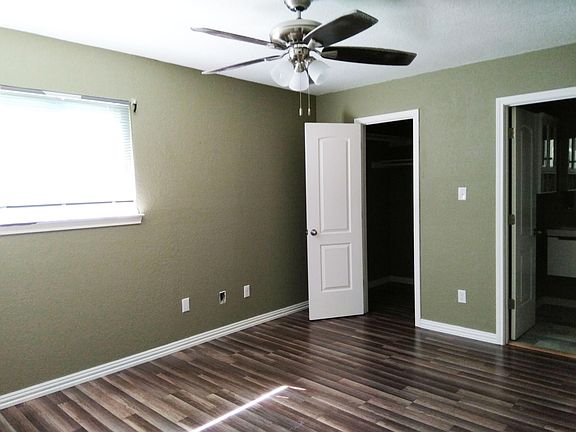 3rd image of 3533 N Hills Dr APT A