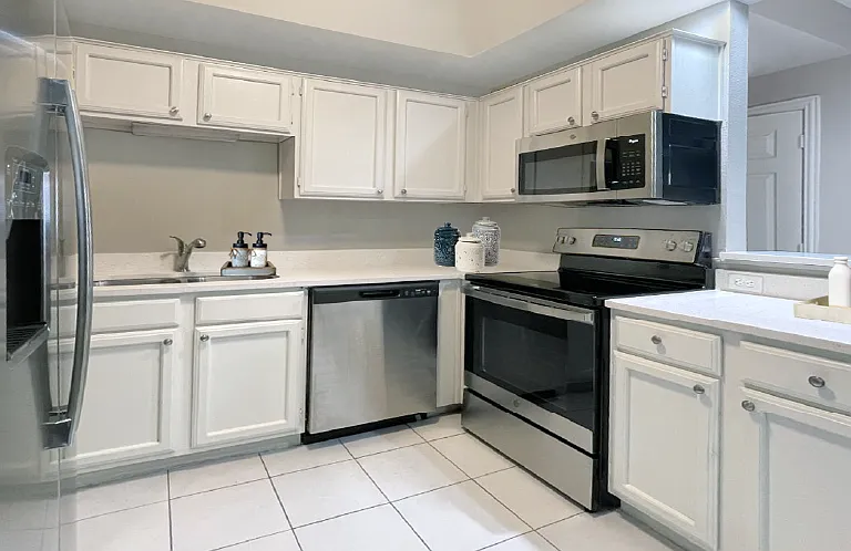 PrestonBridge Apartments — Photo 14