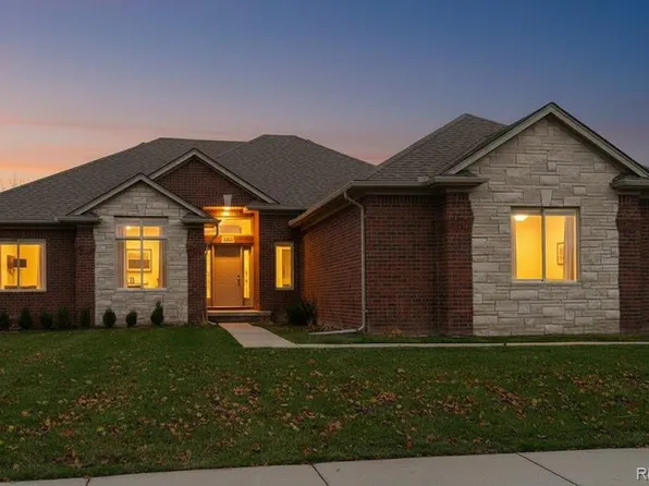 56508 Topaz Dr, Macomb, MI 48042