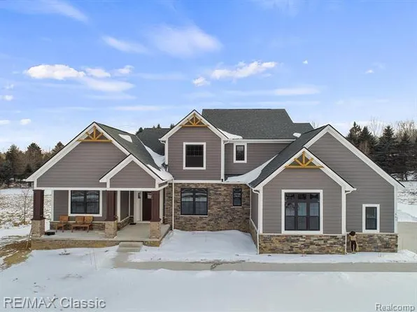 4261 McCormick Dr, Linden, MI 48451