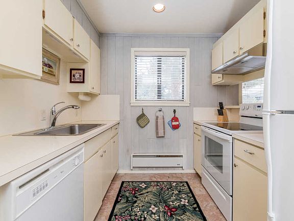 5th image of 1472 Cottonwood Condo Dr #1472