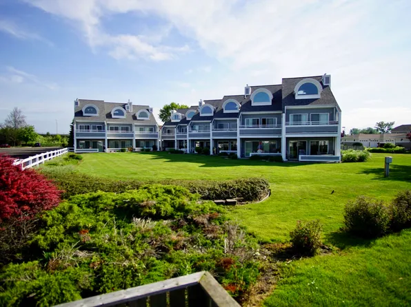 108 Millpoint Dr, Spring Lake, MI 49456