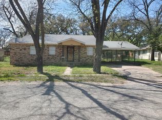 1408 S College St, Brady, TX 76825