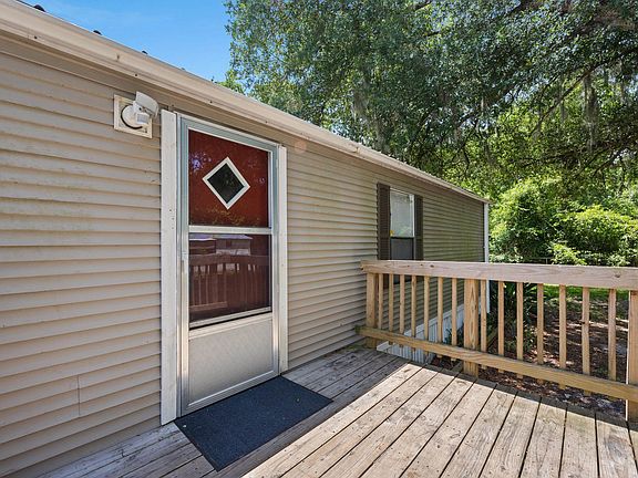 3rd image of 2106 Laurel Dr