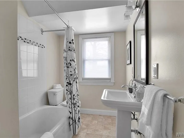 329 Walton Dr — Photo 4