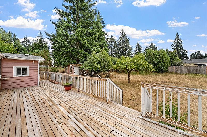4th image of 12812 Ridge Circle E
