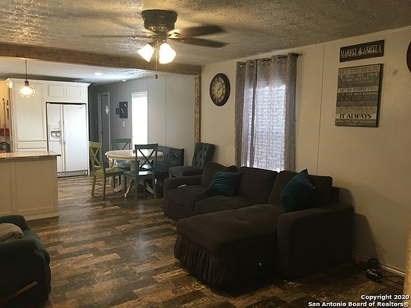 3rd image of 915 Trade Ave