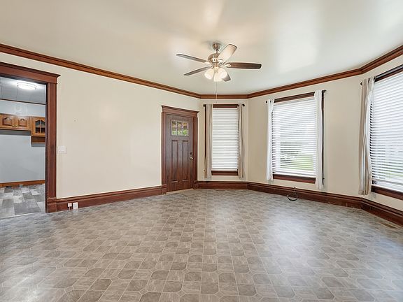 3rd image of 407 Kinzie Ave