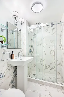 Sold by Compass | media 18