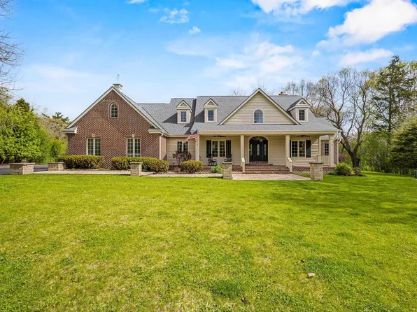 W326N4714 Buckhorn Dr, Nashotah, WI 53058