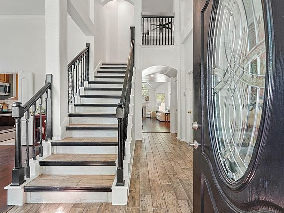 4th image of 9434 Barretts Glen Ct