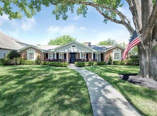 7802 Meadow Lake Ln, Houston, TX 77063
