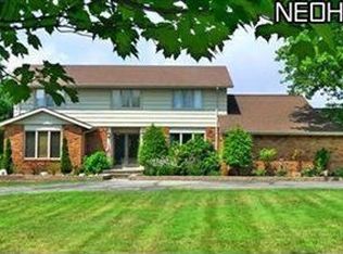2630 Snowberry Ln, Pepper Pike, OH 44124