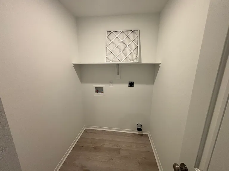 786 Gussy Ln — Photo 11