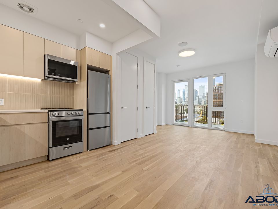 1st image of 556 Sackett St #4E