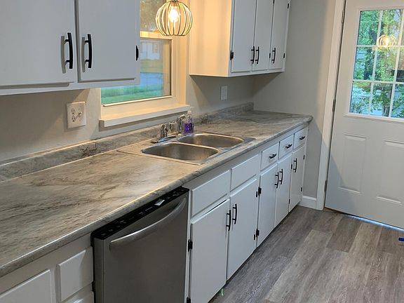2nd image of 5112 Pensacola Blvd