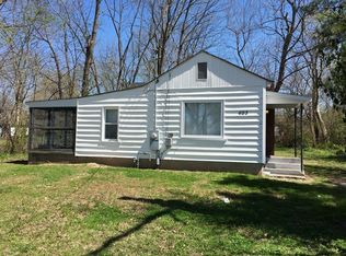 405 N Washington St, Marion, IL 62959