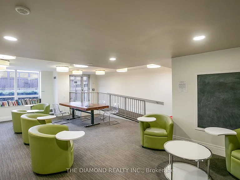 61 Heintzman St #1501 — Photo 36